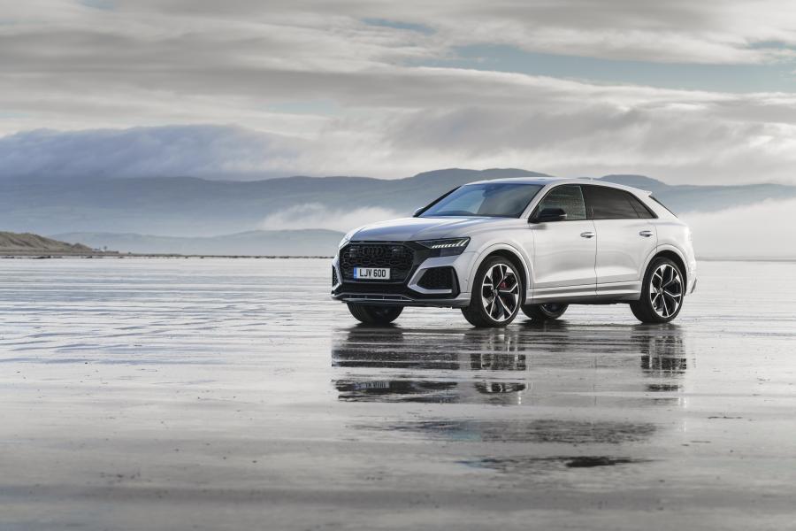  Audi RS Q8 2020 года  (UK) (фото 10 из 40)